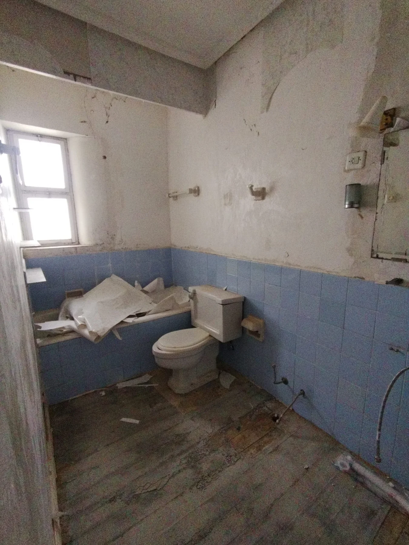 Proyecto 1 · Reforma de baño, estado antes
